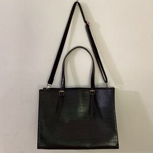 Sophisticated Black Croc-Embossed Shoulder Bag